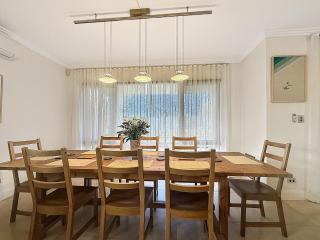 Beachside 4-Bed House With Pool In Warnbro - 4