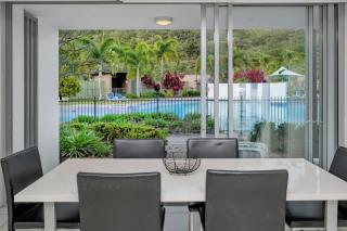 Island Escape at Blue on Blue 1012 - 7