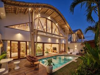 Villa Tomi - 3BR Bamboo Retreat in Pererenan - 0