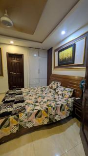 2 Bedroom luxury Apartment with Free WiFi & Parking - 0