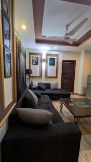 2 Bedroom luxury Apartment with Free WiFi & Parking - 2