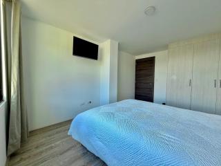 Suite near the Metro, with a View & Gym - 5