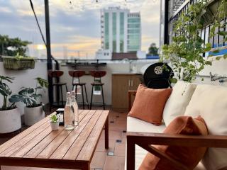 Central D1 3BR 4BA Home l Private Rooftop BBQ - 9