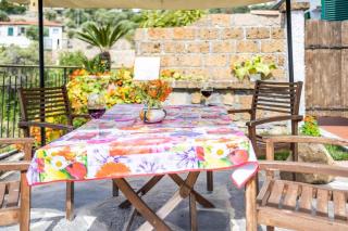 Holiday Homes in Pompeiana 40829 - 1