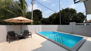 De Daun Homestay Bangi - with Private Pool - 9