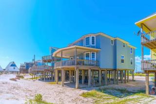 Steps to the Sand 14 Beds Sleeps 19 + Hot Tub - 3