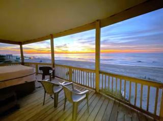 Steps to the Sand 14 Beds Sleeps 19 + Hot Tub - 8