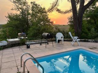Gîte avec piscine et vue à 15 min d'Angoulême - 4