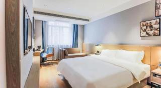 VX Hotel Wuhan Optics Valley Yangjia Bay Metro Station - 3