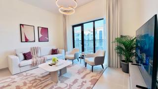 Stunning 2BR Golf & Circuit Views Yas Island - 0