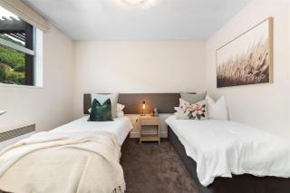 Marina Lake Views 2 Bedroom Apartment - 2