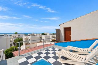 2BR Apartment with Pools - Aphordite by Premier - 0