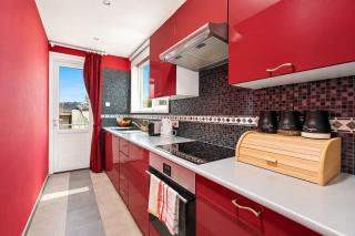 2BR Apartment with Pools - Aphordite by Premier - 3