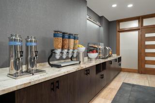 Hampton Inn and Suites Cincinnati - Downtown - 1