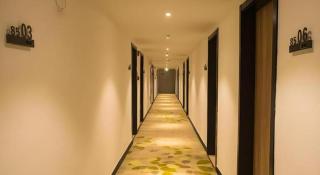 GreenTree Inn Express Hainan Haikou Haixiu Zhong Road - 7