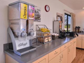 Americas Best Value Inn Missouri Valley - 1
