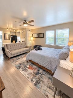 Cozy Studio Near The Domain & Burnet Road - 0