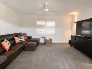 The Loop - Rural Retreat with Pool & Valley Views - 1