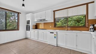 Treetop Retreat House - Spacious Family Getaway - 9