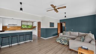 Treetop Retreat House - Spacious Family Getaway - 5