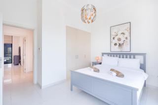 Gorgeous 3BR Townhouse with Private Garden - 7
