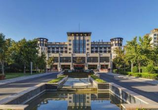 Qingdao Royal Garden Hotel - 1