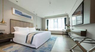 Landmark Hotel - 3
