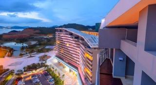 Island Skylight Resort - 1