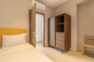 Laure Living - 1