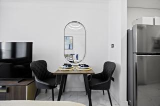 Bloomfields Studio in The Gate Masdar - 1