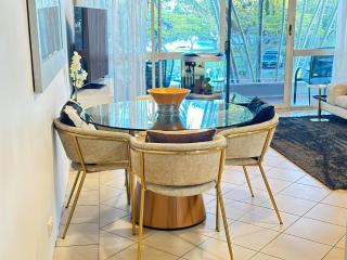 Noosa Luxury Resort Apartment - 2