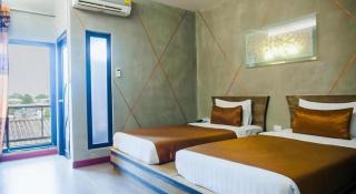 Loft Living Hotel Khonkaen - 7