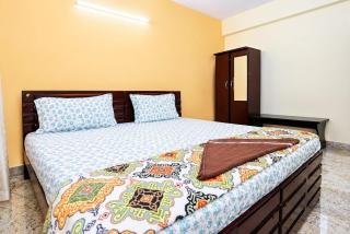 2bhk Apartment with Balcony, AC, TV , Hot Water and Parking, SV Homestay - 8