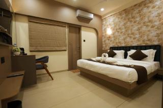 Hotel The Dwarka palace - 1