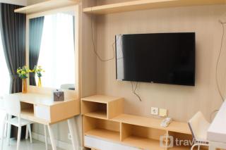 Cozy and Warm Studio at Grand Kamala Lagoon Apartment By Travelio - 5