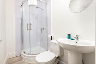 Charming Studio Flat in Vibrant Redfield - 2