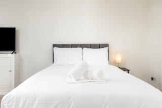 Charming Studio Flat in Vibrant Redfield - 9