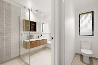 Lifestyle Retreat with Land and Views - 7