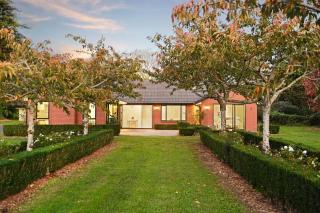 Lifestyle Retreat with Land and Views - 4