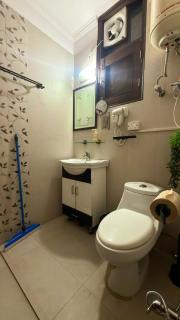 Luxe & Sunny 2BHK - East of Kailash - Near GK1 - 5