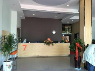 7 Days Premium·Guanyun Nanjing West Road Hesheng Plaza - 6