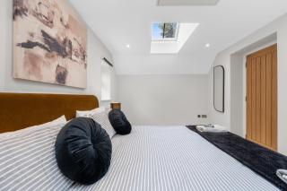 Modern & Historic Mill Flat With Garden View - 3