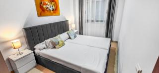 M1121 - Mondrian World, Ático - ServHouse - 1