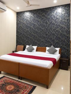 Hotel Classical Kerala - Nizamuddin Railway Station Platform No 8 - 2