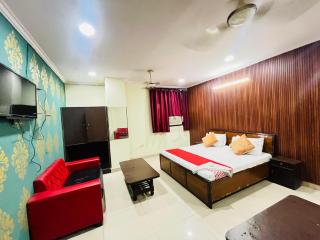 Hotel Grand JOY - Karol Bagh - 0