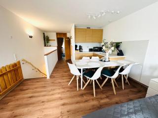 Ferienwohnung Harmonia inklusive Hallenbad, Außenpool, Sauna & Fitnessstudio, familienfreundlich ausgestattet, großes 2-Zimmer-Apartment - 8