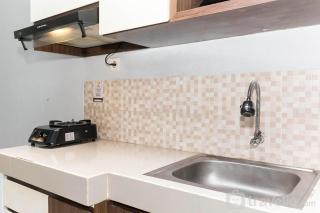 Homey and Comfort Studio at The Enviro Apartment By Travelio - 1