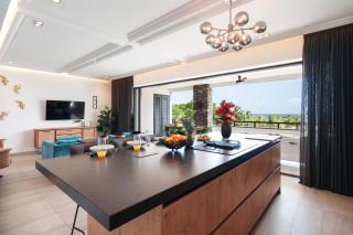 Luxury 2BR Villa with Ocean View The Shore Unit 30 by Bocobay - 2