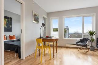 3 room corner apartment with 2 bedrooms by Vakås train station Garage and outside parking - 2