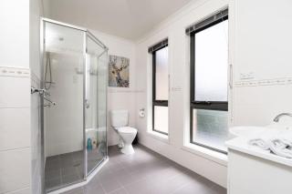 Superb 3BR Townhouse near Town Centre - 1